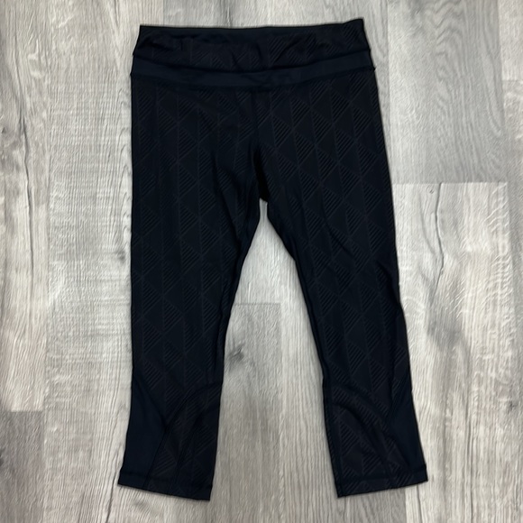 Lululemon capris leggins - Picture 3 of 6